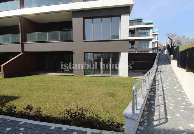 Luxe Villa with Garden in Marina 24 Complex in Buyukcekmece 3