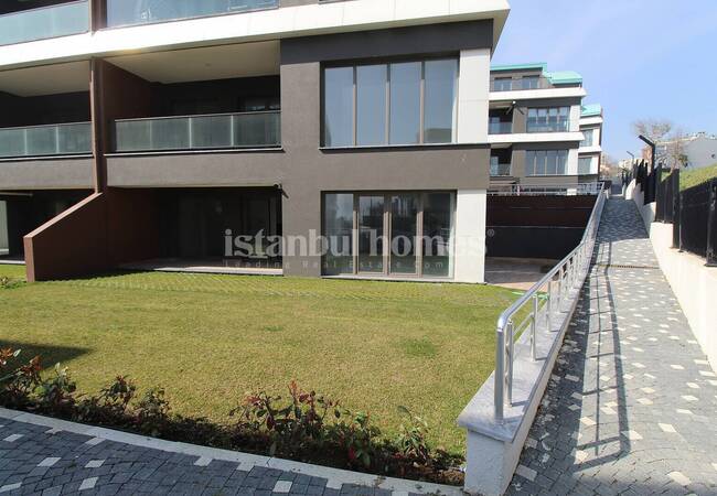 Luxe Villa with Garden in Marina 24 Complex in Buyukcekmece 4