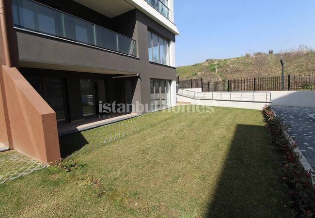 Luxe Villa with Garden in Marina 24 Complex in Buyukcekmece 6