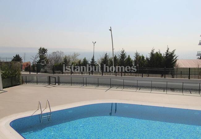 Luxe Villa with Garden in Marina 24 Complex in Buyukcekmece 9