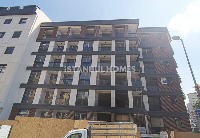 Spacious Real Estate Close to the Metrobus in Besiktas 1