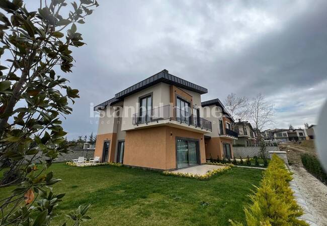 Chic Villas in a Complex 4 Km to Sea in Silivri Istanbul