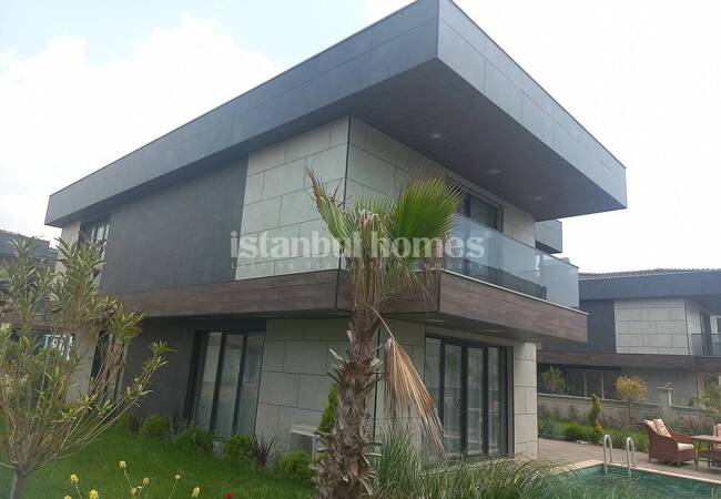 Villas with Private Pool in a Project in Istanbul Silivri 14