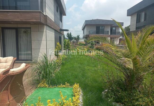 Villas with Private Pool in a Project in Istanbul Silivri 3