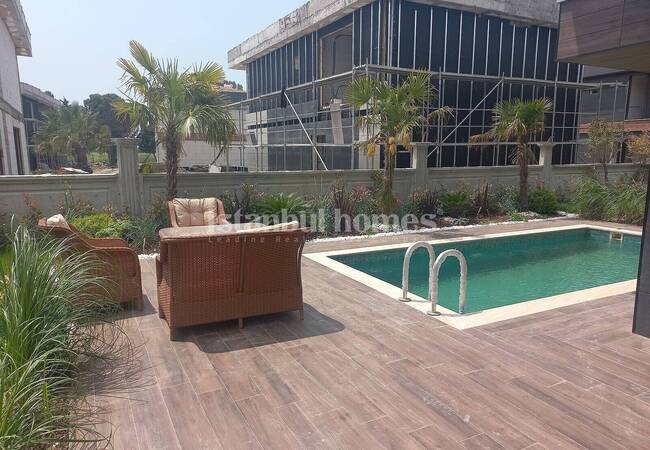 Villas with Private Pool in a Project in Istanbul Silivri 9