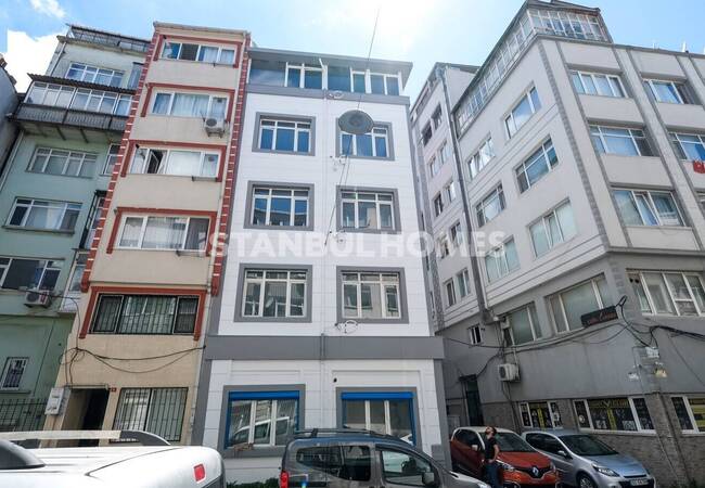 伊斯坦布尔法提赫电车站附近的建筑 2