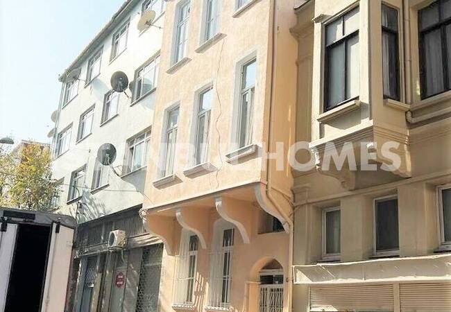 Möbliertes 4 Stockwerke Gebäude In Fatih Balat In Der Nähe Des Meeres 2