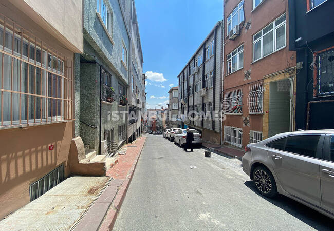 Bezugsfertiges Gebäude In Fatih 100 M Von Der Hauptverkehrsstraße 4