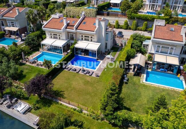 فيلا في مجمع مع وصول مباشر إلى البحر في كيليوس 2