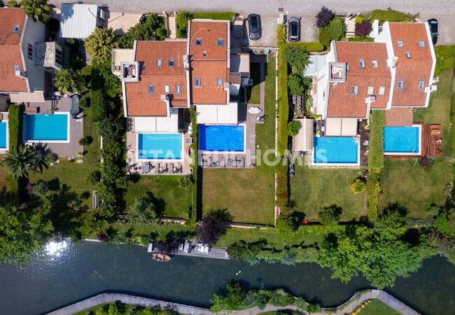 فيلا في مجمع مع وصول مباشر إلى البحر في كيليوس 8