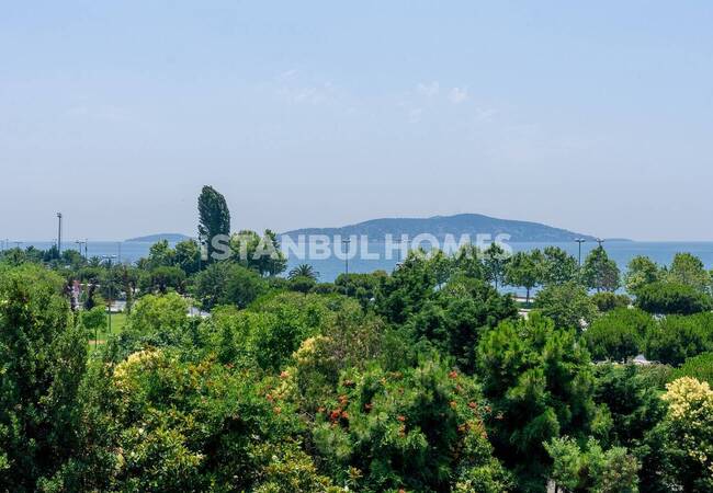 Duplex Apartment in a Seaside Complex in Maltepe with Pool