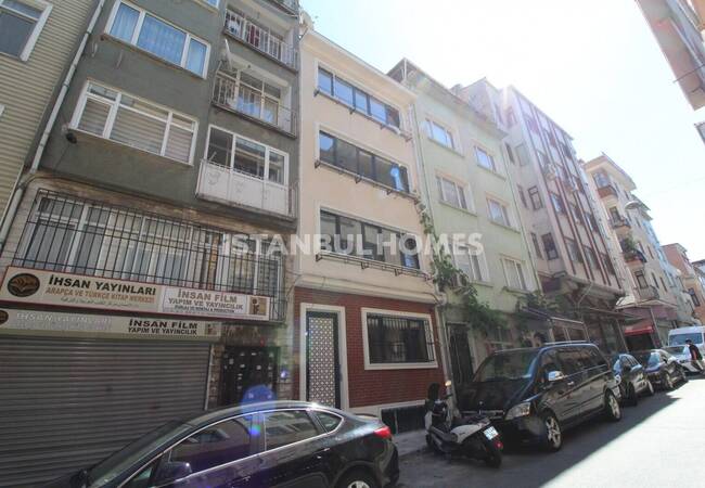 Furnished Whole Apartment Building in Istanbul with 5 Floors 1