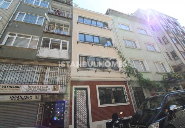 伊斯坦布尔带家具的整栋公寓楼,共 5 层 2