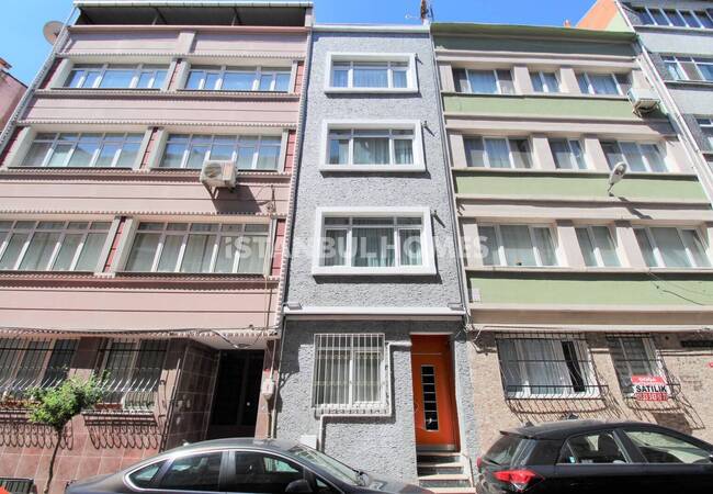 مبنى جاهز مع تراس بالقرب من المترو في الفاتح في اسطنبول