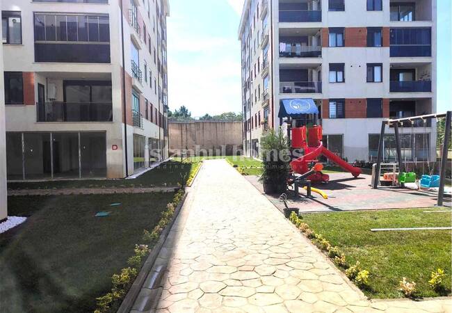 Apartment in a Complex Near the Marmaray in Istanbul Tuzla 4
