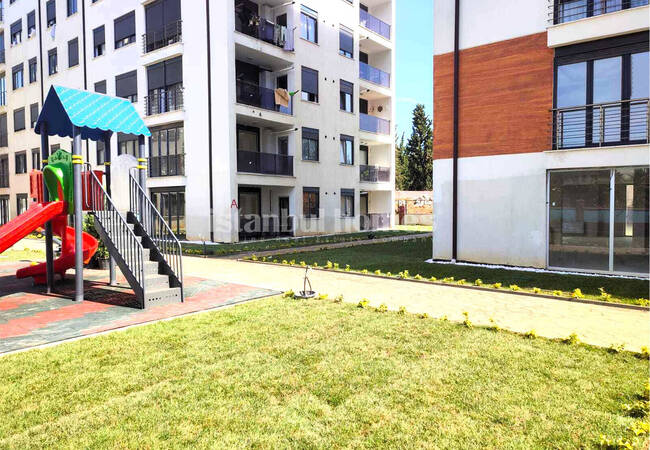 Apartment in a Complex Near the Marmaray in Istanbul Tuzla 5