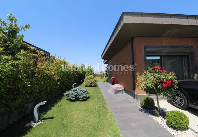 Büyükçekmece'de Göle Yakın Geniş Bahçeli 4+1 Müstakil Villa 6