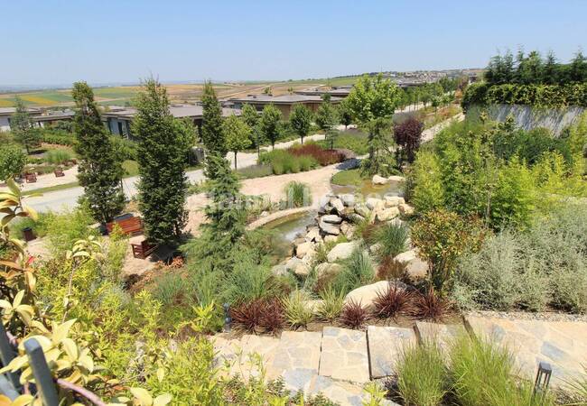 Büyükçekmece'de Göle Yakın Geniş Bahçeli 4+1 Müstakil Villa 7