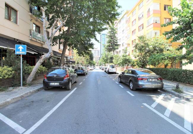 Kadıköy'de E-5'e ve Sosyal Olanaklara Yakın Daireler 3