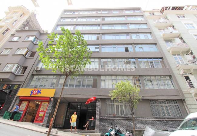 شقة واسعة في مكان تاريخي في بيوغلو اسطنبول 1