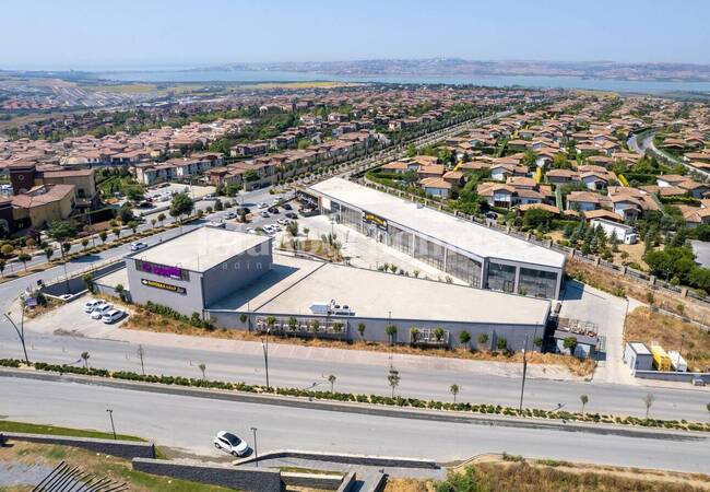 Shops in Open-air Shopping Center in Istanbul Buyukcekmece 2