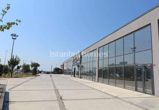 Shops in Open-air Shopping Center in Istanbul Buyukcekmece 9