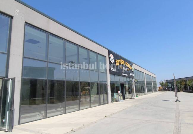 Shops in Open-air Shopping Center in Istanbul Buyukcekmece 10