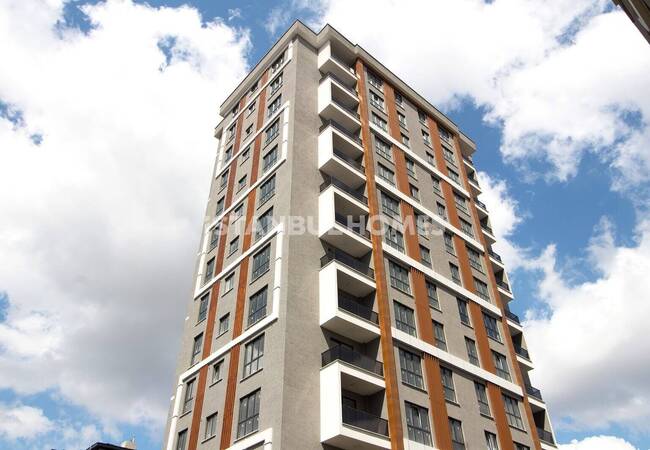 伊斯坦布尔桑贾克特佩带公共游泳池的房地产 2