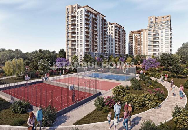 Недвижимость с видом на озеро рядом с главной дорогой в Стамбуле 4