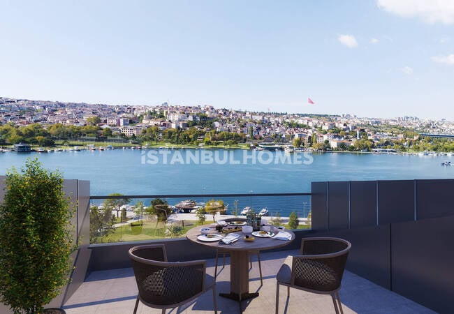 贝伊奥卢靠近金角湾和 Tersane Istanbul 的公寓