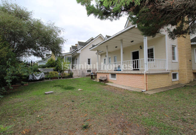 İstanbul Büyükçekmece'de Bahçeli ve 4 Yatak Odalı Tripleks Villa 6