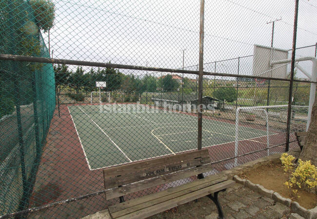 İstanbul Büyükçekmece'de Bahçeli ve 4 Yatak Odalı Tripleks Villa 11