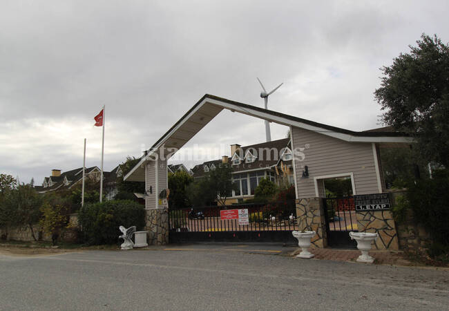 İstanbul Büyükçekmece'de Bahçeli ve 4 Yatak Odalı Tripleks Villa 14