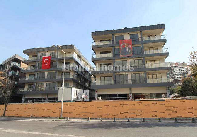 Просторная Коммерчкесая Недвижимость в Стамбул Кягытхане 1