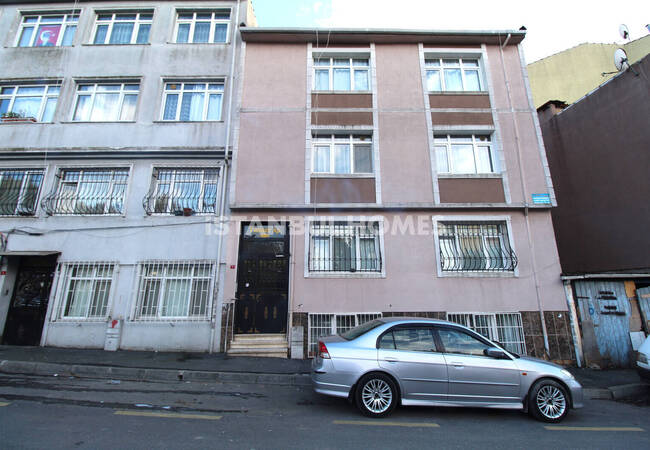 شقة في الطابق الأوسط مع غرفتي نوم في اسطنبول فاتح