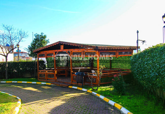 Duplex Flat with 3 Bedrooms in Istanbul Bahcelievler 12