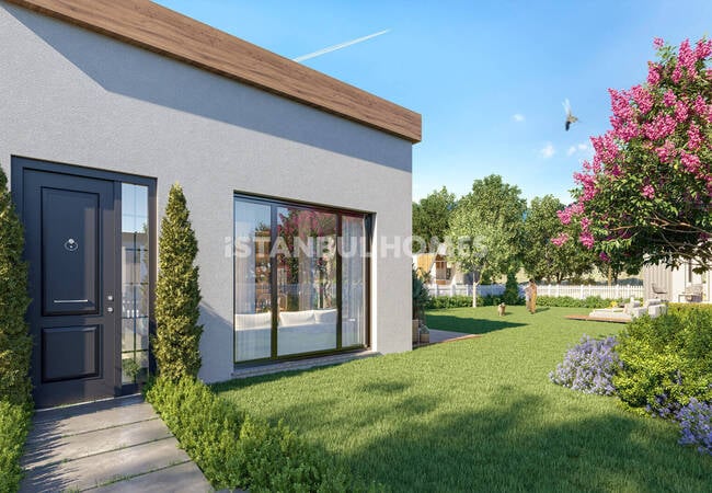 İstanbul Arnavutköy'de Özel Bahçeli ve Göl Manzaralı Evler 4