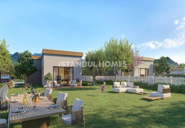 İstanbul Arnavutköy'de Özel Bahçeli ve Göl Manzaralı Evler 5