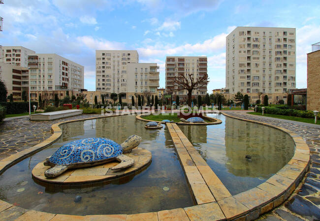 Apartment in a Complex with Swimming Pool in Sancaktepe İstanbul 3