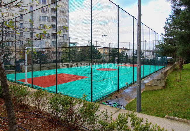 Apartment in a Complex with Swimming Pool in Sancaktepe İstanbul 4
