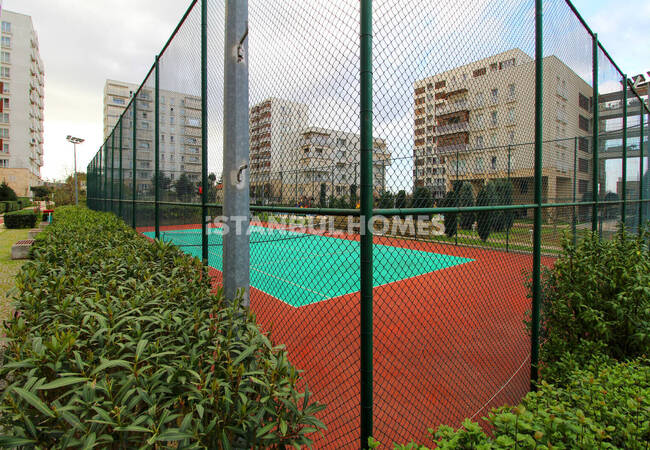 Apartment in a Complex with Swimming Pool in Sancaktepe İstanbul 5