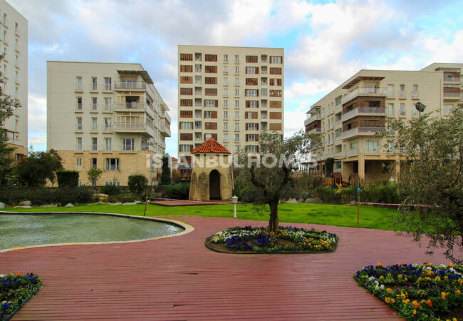Apartment in a Complex with Swimming Pool in Sancaktepe İstanbul 11