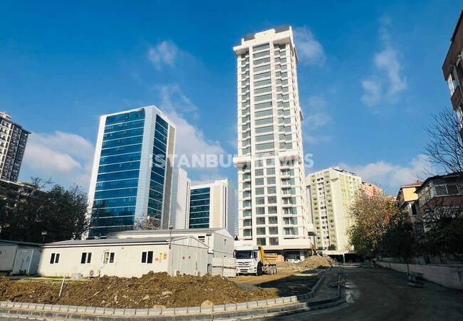 位于阿塔谢希尔（atasehir）安全地段的海景和城市景观房地产 2