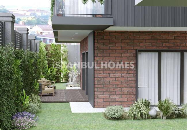 Bosphorus View-flats with Private Gardens in Uskudar Istanbul 5