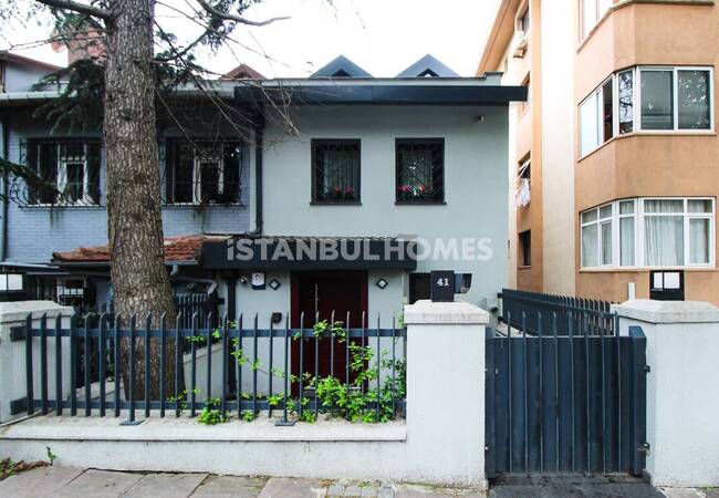 6-bedroom House with Private Garden in Besiktas Istanbul 1