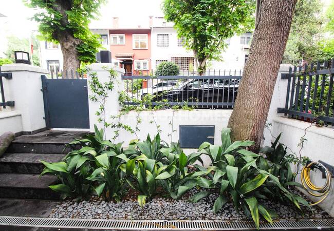 6-zimmer-haus Mit Privatem Garten In Besiktas Istanbul 6