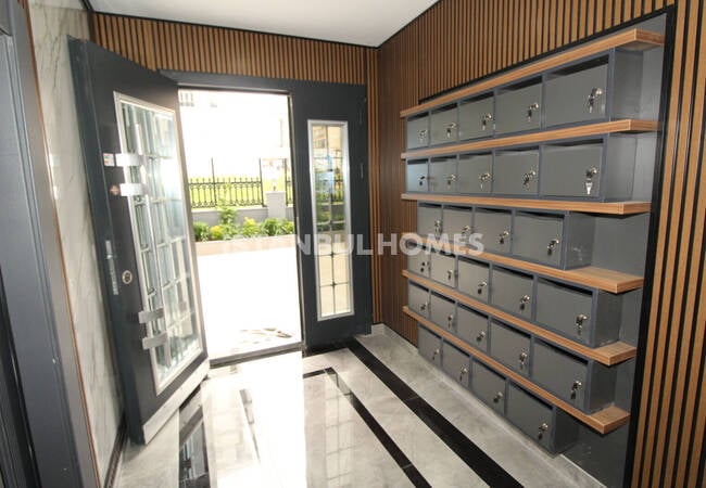 Apartments in a Complex on Link Road in Esenyurt 5