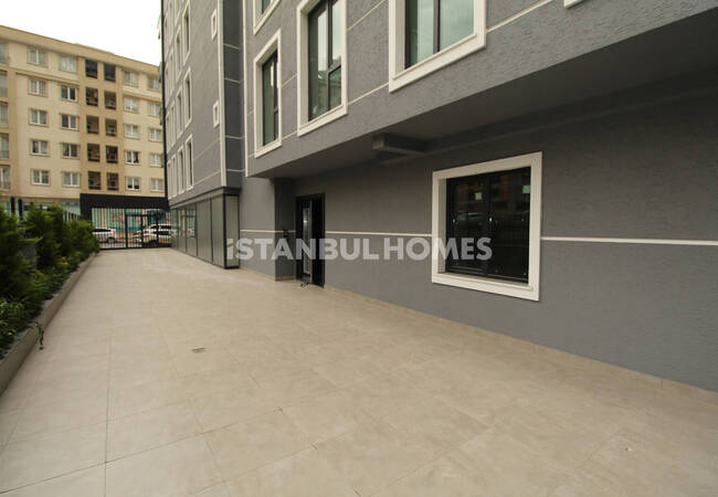 Apartments in a Complex on Link Road in Esenyurt 3