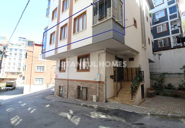 伊斯坦布尔电车附近的全新两卧室公寓 1