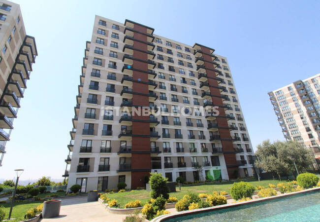 1-bedroom Flat with Balcony in a Complex in Istanbul Kucukcekmece